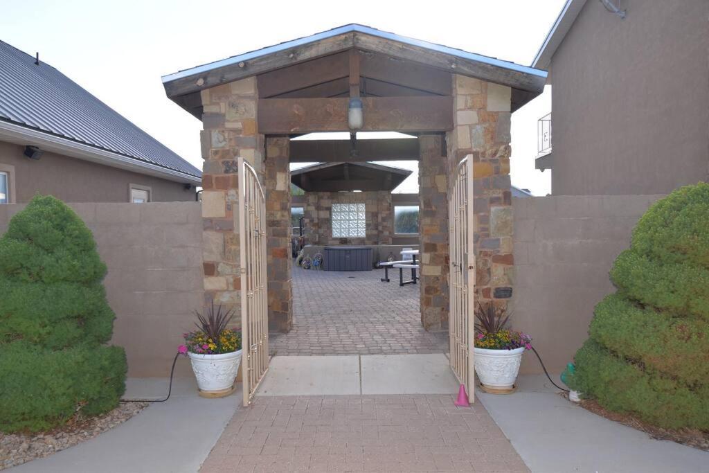 Tacit Shadow Resort Paradise Deluxe Suite, Gym, Coffee Bar, Hot-Tub, Free Laundry, Food Available Parowan Esterno foto