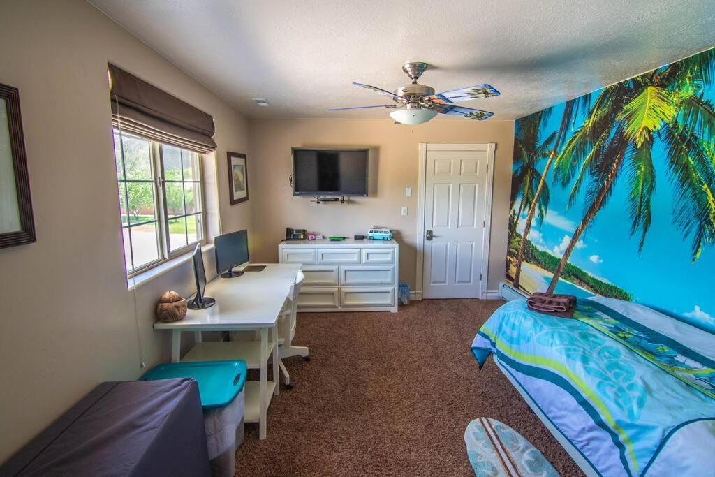 Tacit Shadow Resort Paradise Deluxe Suite, Gym, Coffee Bar, Hot-Tub, Free Laundry, Food Available Parowan Esterno foto